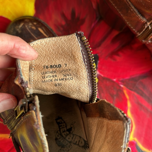 Freebird by Steven Bolo Distressed Leather Boots. 7. - Picture 6 of 6